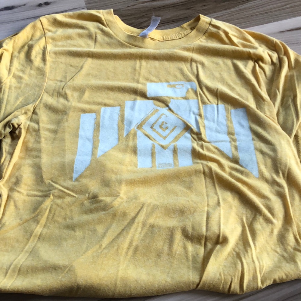 Boutique women’s shirt